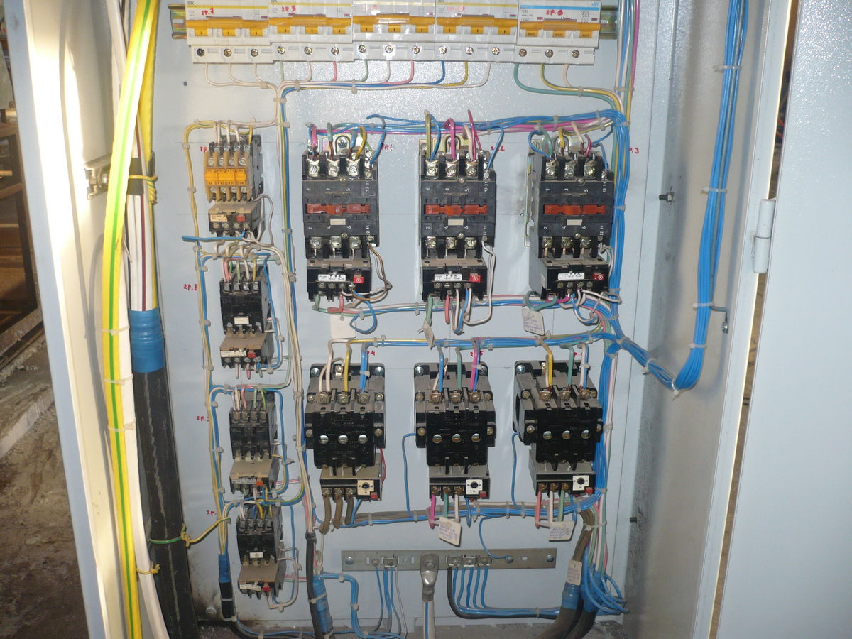 Electrician cu 25+ ani experiență - Non-Stop