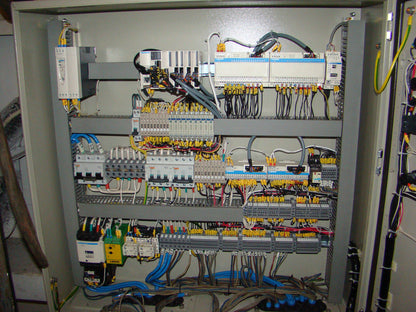 Electrician cu 25+ ani experiență - Non-Stop