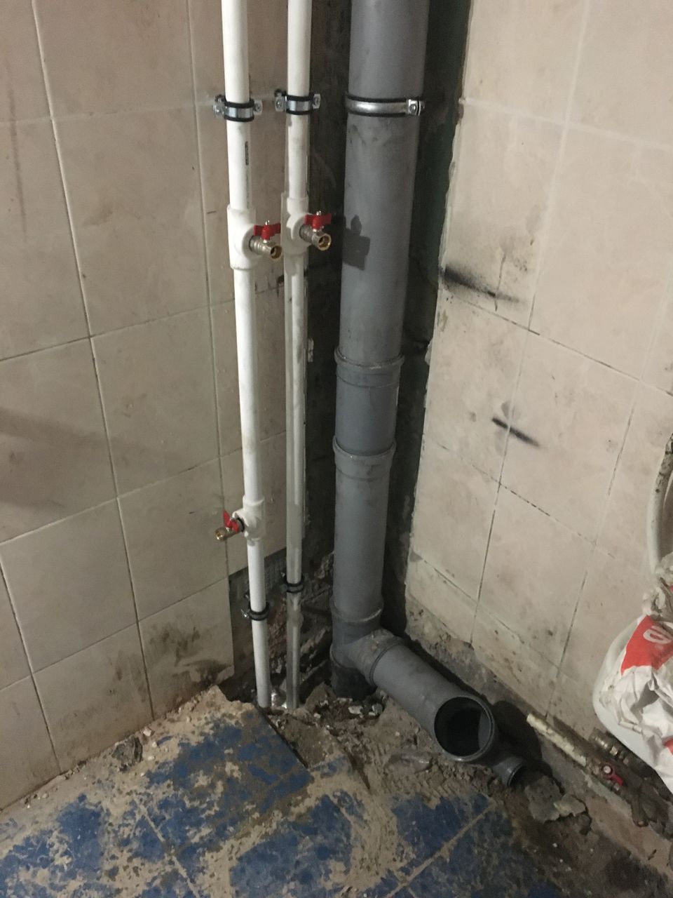 Instalații sanitare - Schimbare canalizare și țevi