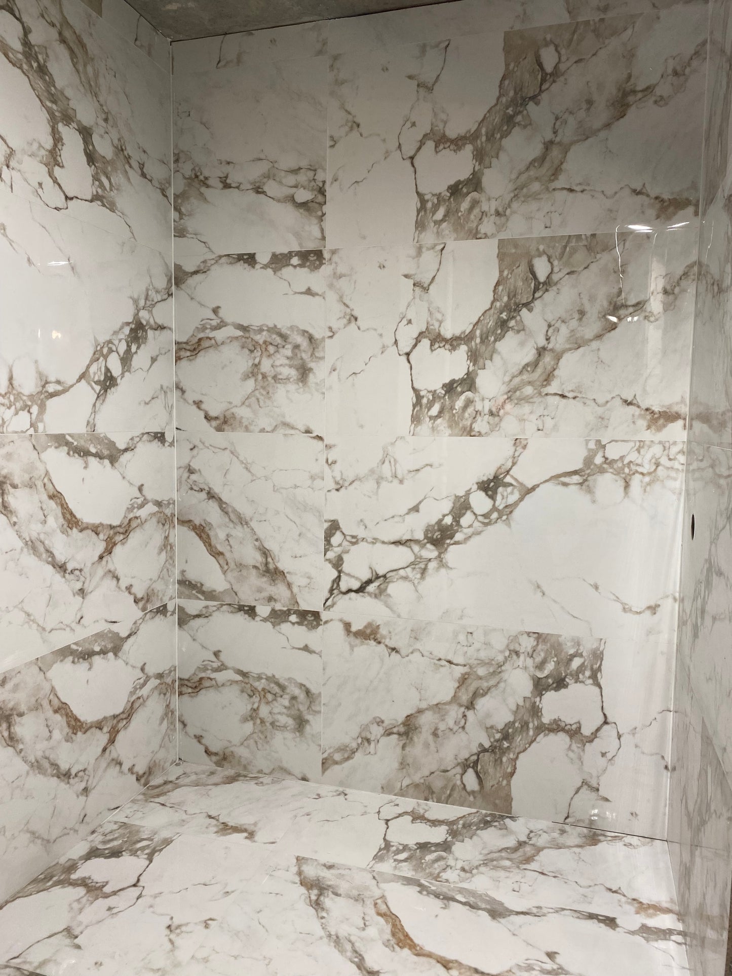 🔧 Montaj profesional de gresie și faianță