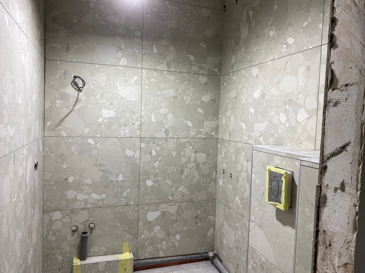 🔧 Montaj profesional de gresie și faianță