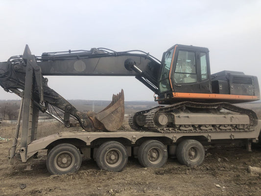 Prestam servicii de excavare, efectuam lucrari de terasament, evacuam deseuri de constructie ,pamint