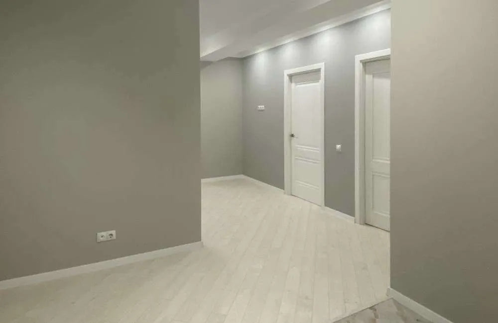 Reparatie la cheie absolut toate lucrarille de la 0. Efectuăm servicii : vopsit, tencuieli, montaj