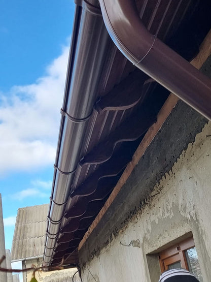 Meșteri acoperișuri - Montaj Tigla Metalica